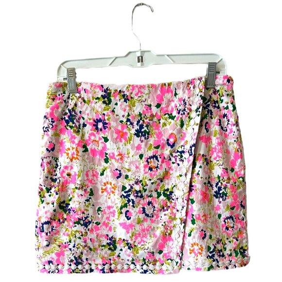 Crown and Ivy Dresses & Skirts - Crown & Ivy Floral Print Wrap Mini Skirt Skort Womens Size 6 Pink with Lace Trim